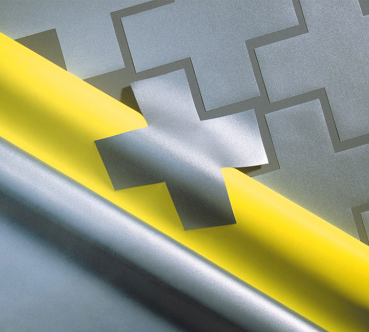 Washing durability of reflective heat transfer logo