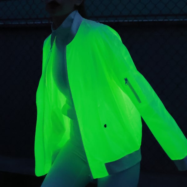 Matériau phosphorescent pour vêtements