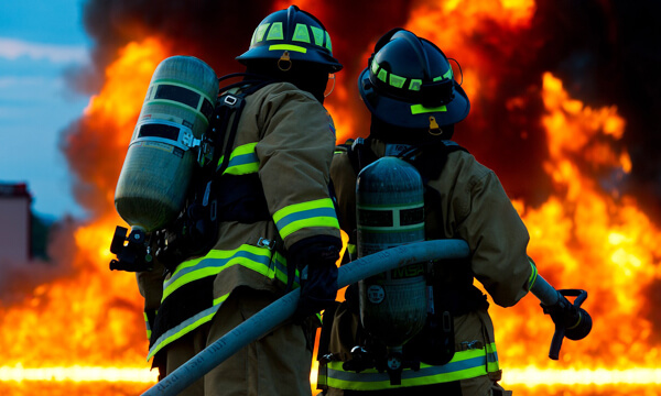 Flame retardant reflective fabric for firefighter