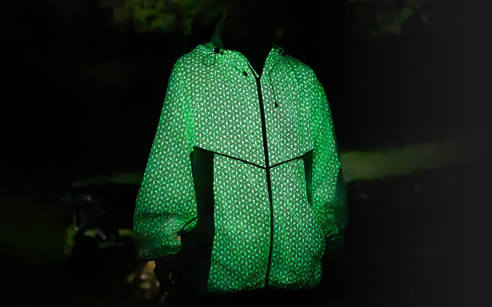 Vêtements d'impression de mode qui brillent dans le noir