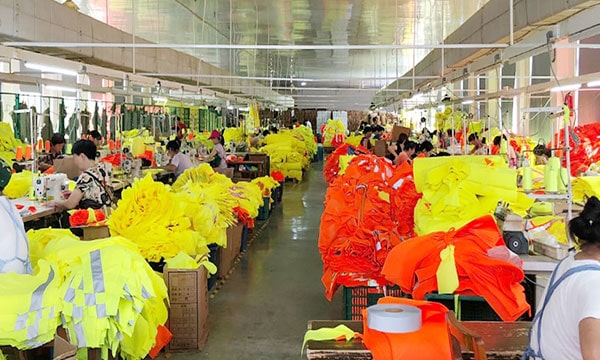 pabrik produksi pakaian keselamatan