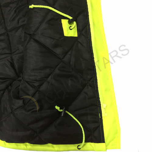 Hi-vis jacket with multiple pockets