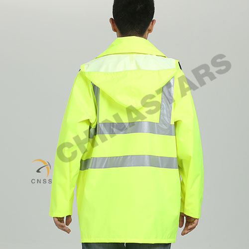 Imperméable réfléchissant avec ventilation