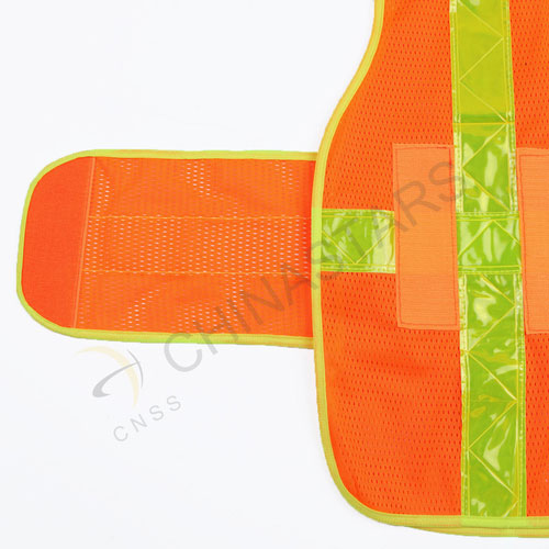Gilet in rete riflettente con nastro prismatico