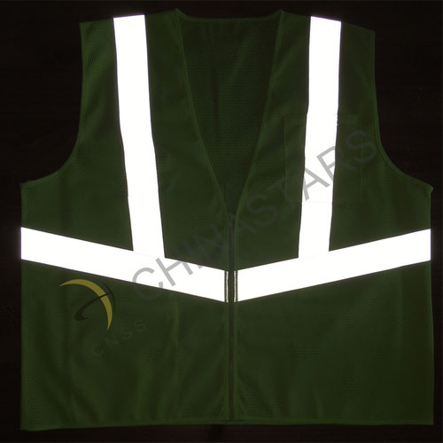 Mesh reflective safety vest with with zipper closure