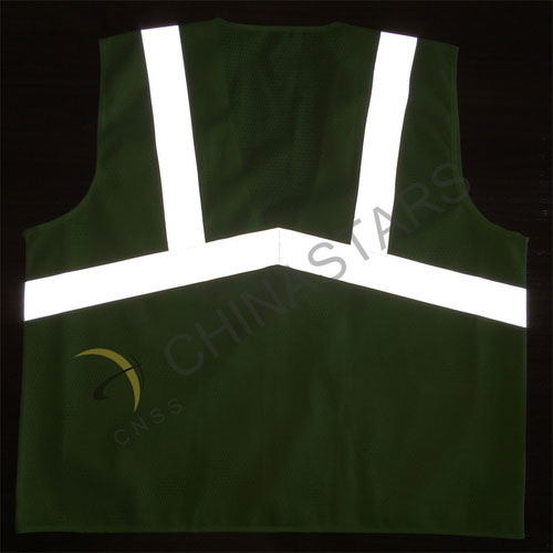 Mesh reflective safety vest with with zipper closure