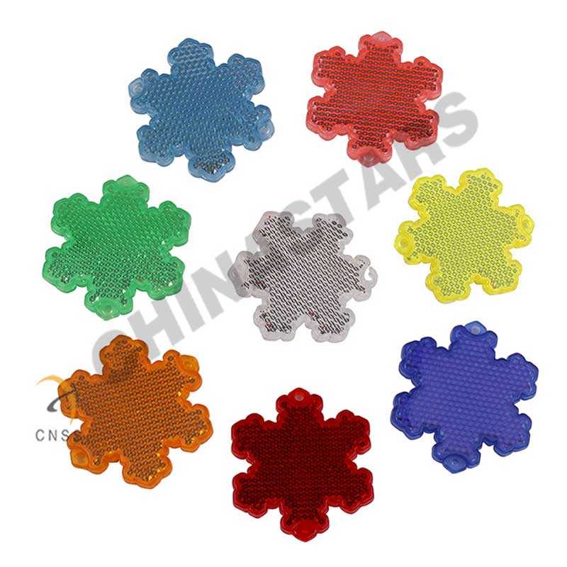 EN 13356 PVC snowflake reflective keychain