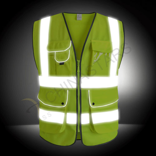 Safety reflective vest with multifunctional pockets 