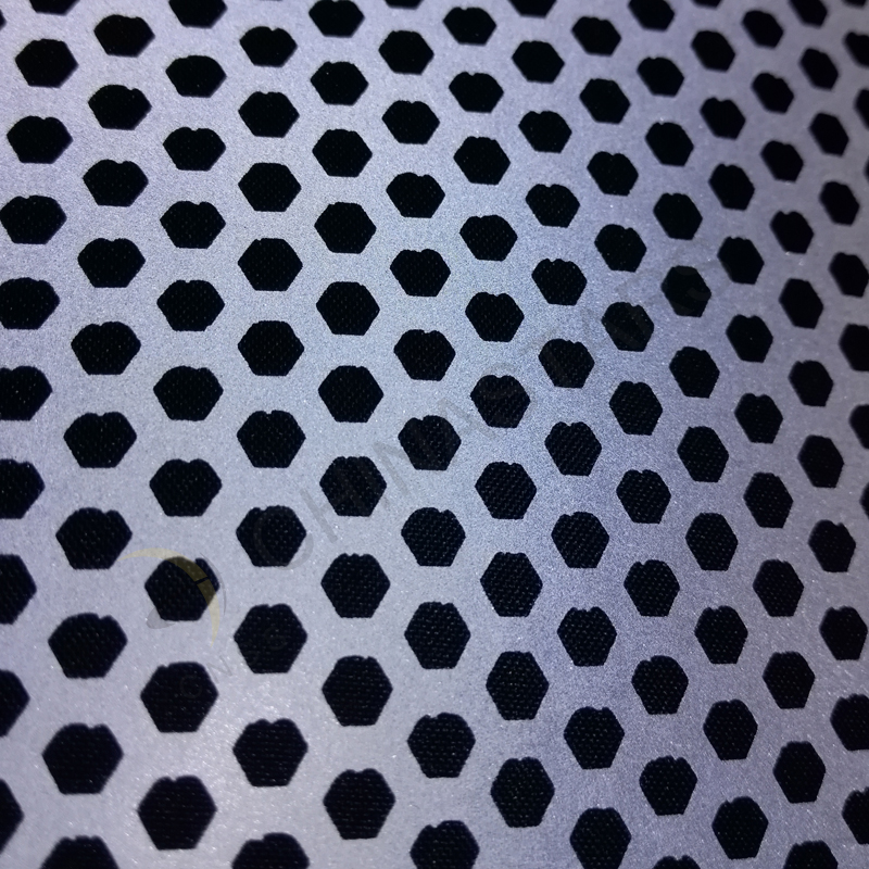 Reflective printing fabric with honeycomb pattern