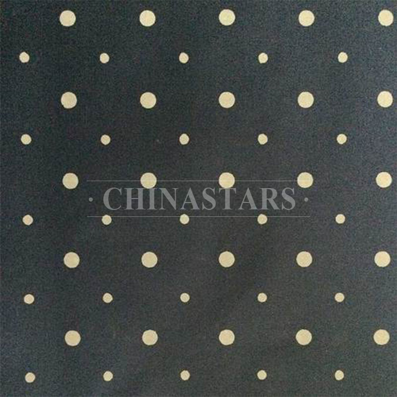 Dot pattern reflective fabric for outdoor clothing