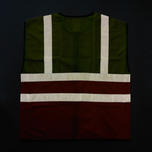 Two-tone color reflective vest with zipper closure
