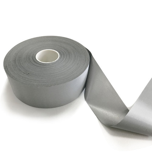 Cinta reflectante plateada 100% poliéster que cumple con la norma EN 20471