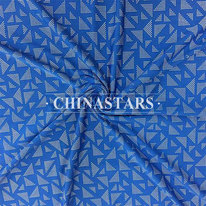 Triangle pattern reflective fabric