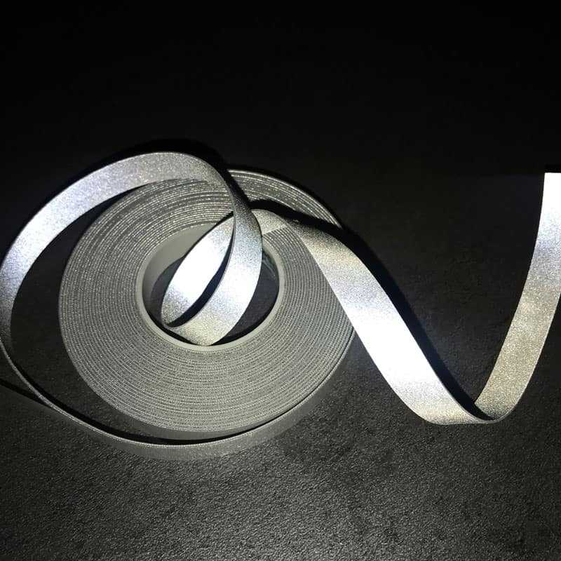 Dwustronna, elastyczna, odblaskowa taśma materiałowa