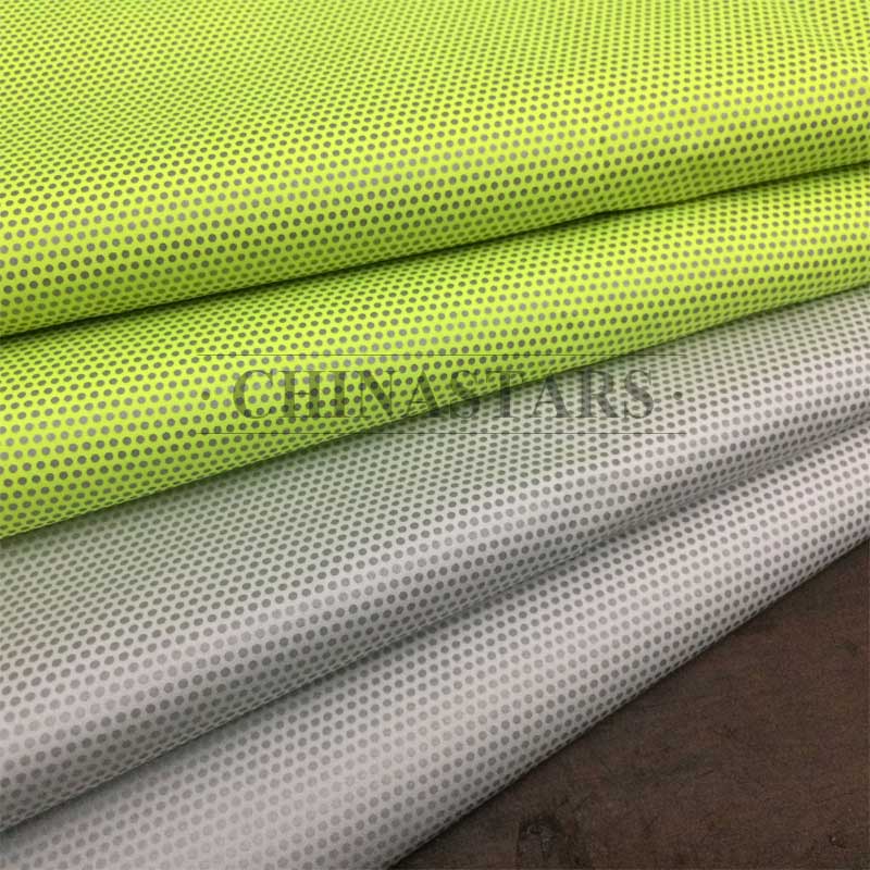 Small-dot pattern reflective fabric