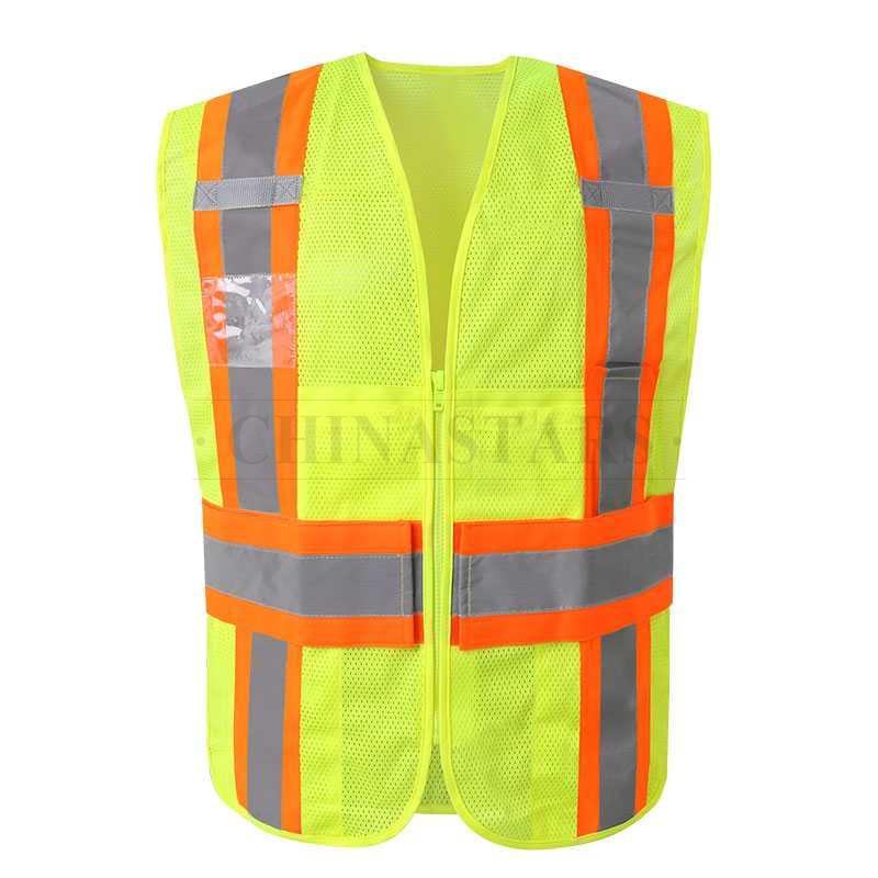 High visibilty reflective vest with pockets