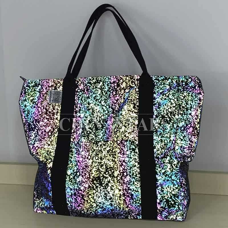 Bolso tote reflectante con estampado de arcoíris y asas