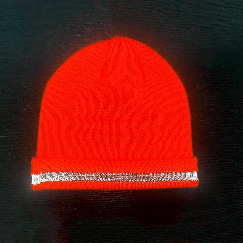 Gorro de punto de invierno naranja de alta visibilidad con raya reflectante