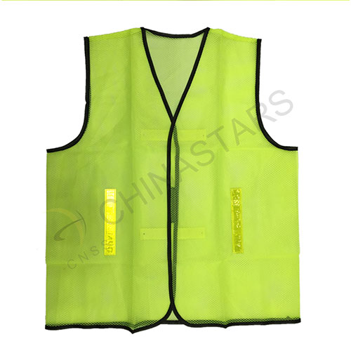 Non-rated safety vest with prismatic tape