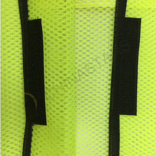 Non-rated safety vest with prismatic tape