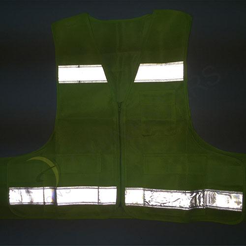 Multi pockets safety vest with prismatic tape