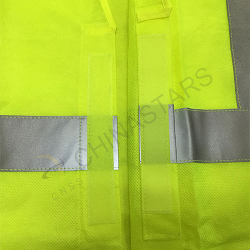 Reflektierende Sicherheitsweste mit reflektierenden Streifen
