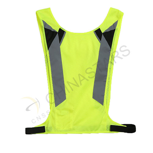 Mesh reflective fashion vest for runners