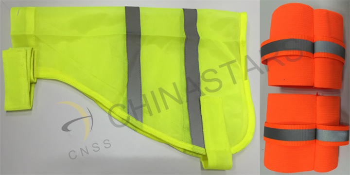Hunting and ticks season safer for dogs with reflective vest Hunting and ticks season safer for dogs with reflective vest