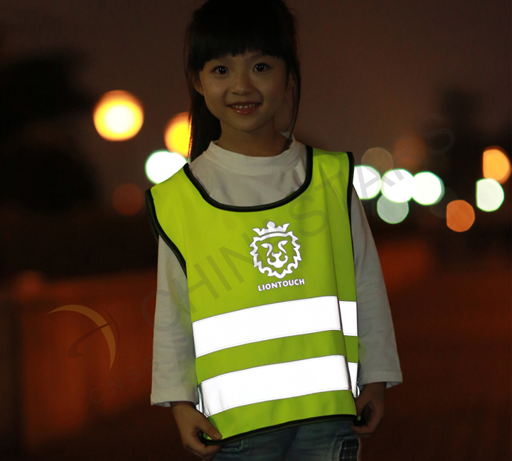 Reflective clothing makes children safer