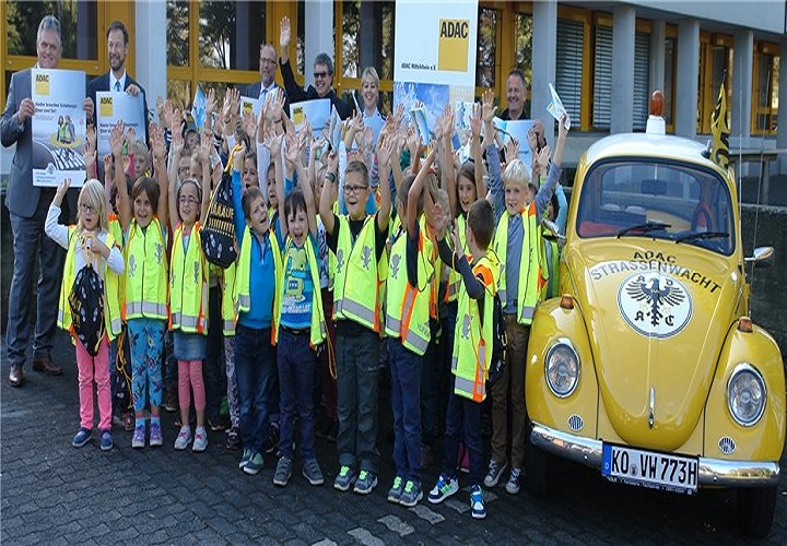 Reflective school uniforms make students safer