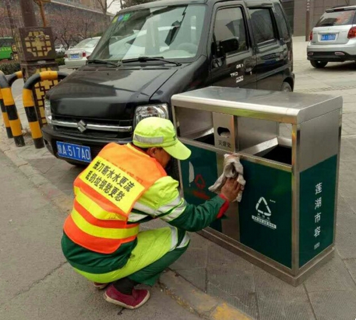 The popular safety vest with cute words