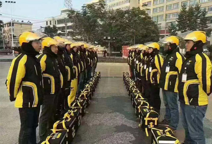 High visibility vest for the riders