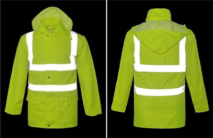 Why choose a reflective raincoat