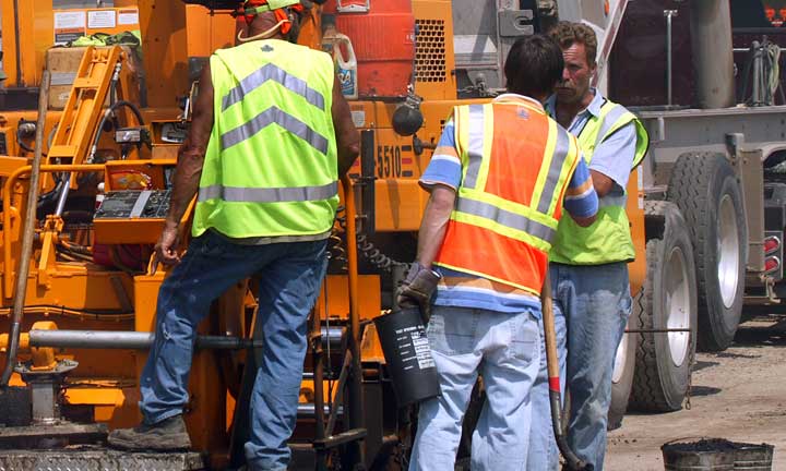 THE IMPORTANCE OF WEARING SAFETY VESTS