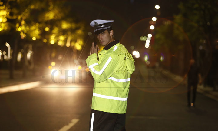 Multi-function reflective clothing for the policeman