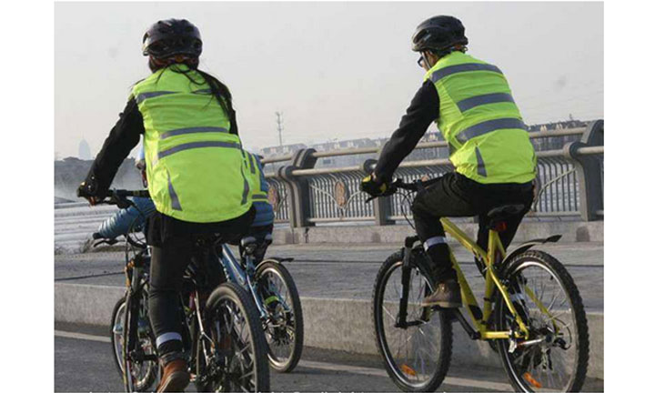 Helpful tips to help keep you safe out on the roads