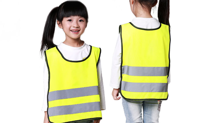 Avoid accidents with safety vests and reflective clothing