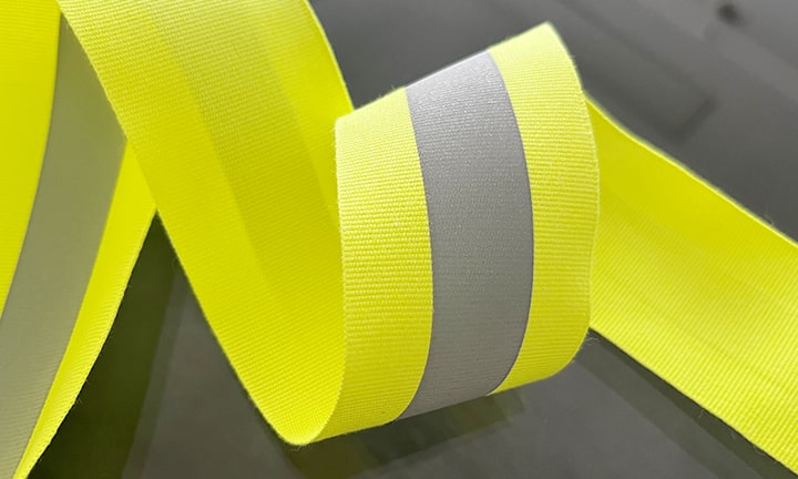 難燃性反射ウェビング: 燃焼試験の比較