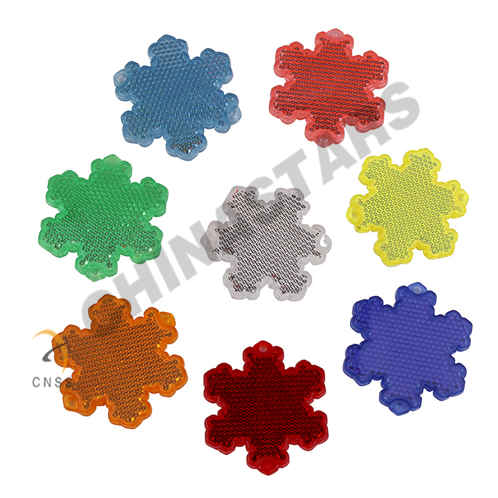 EN 13356 PVC snowflake reflective keychain